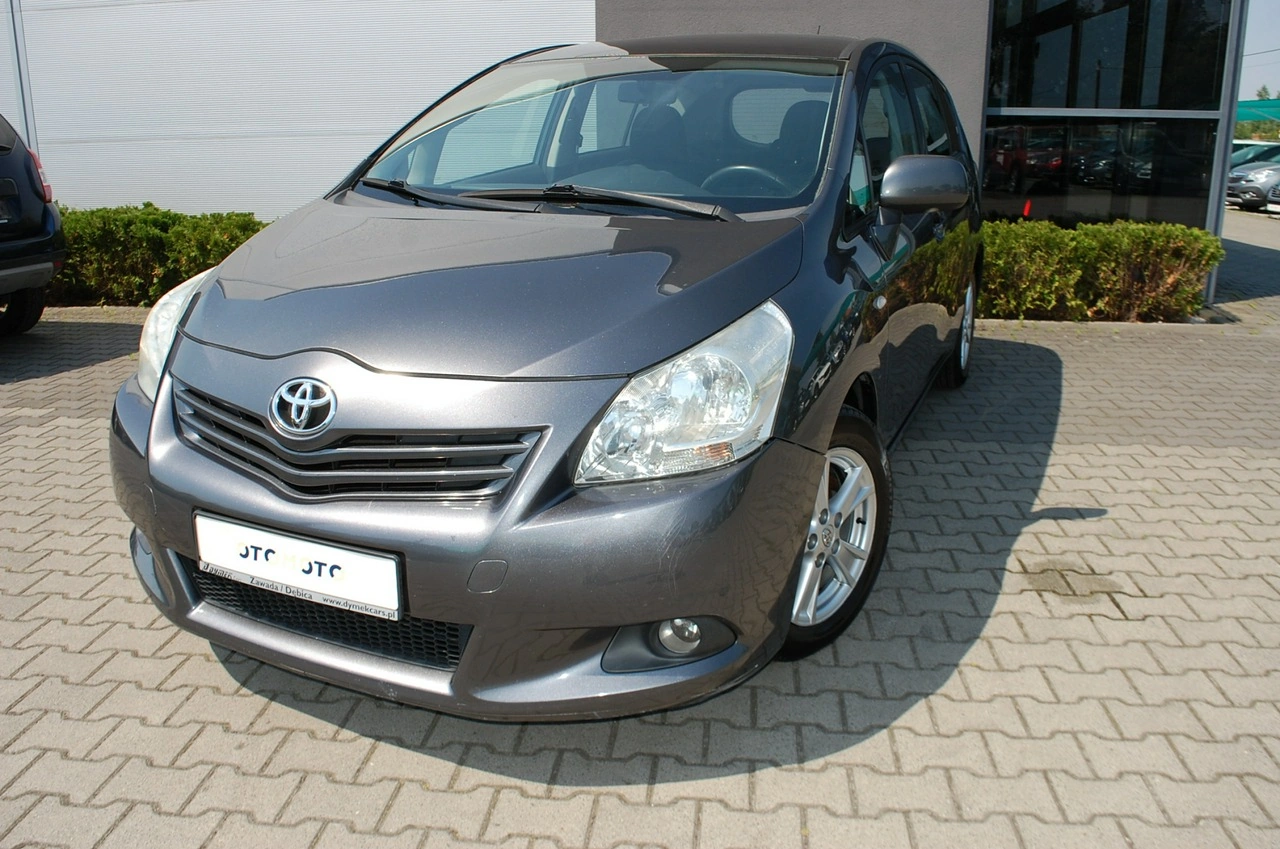 Toyota Verso - Zdjęcie 1