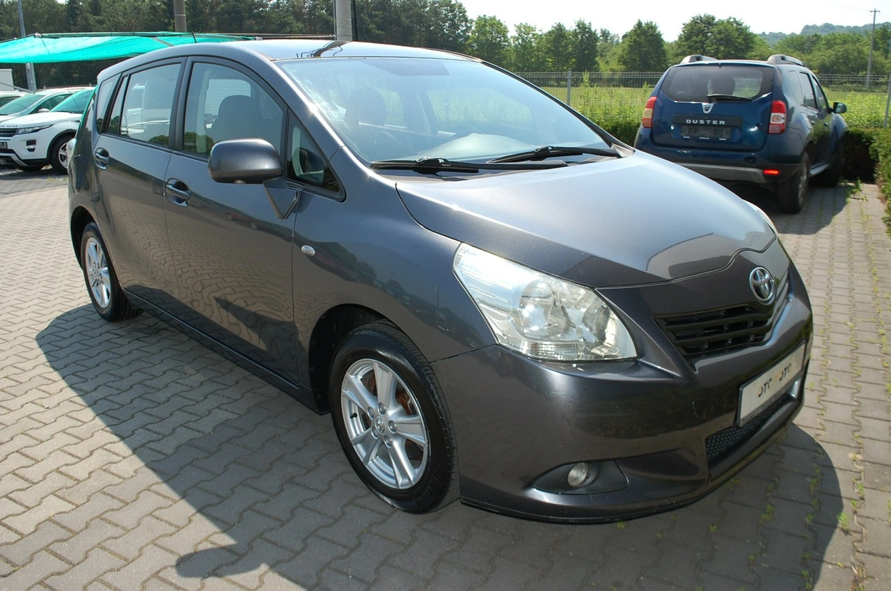 Toyota Verso - Zdjęcie 19