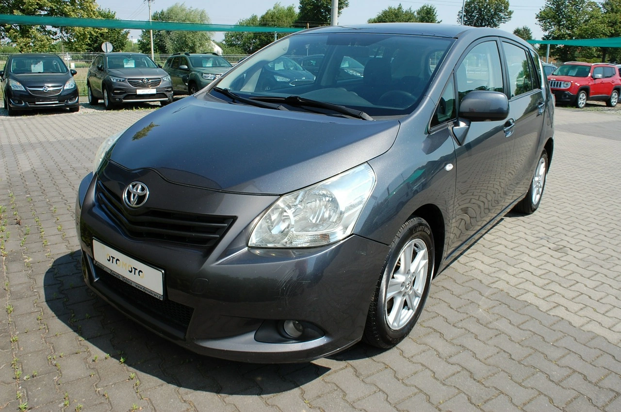 Toyota Verso - Zdjęcie 20