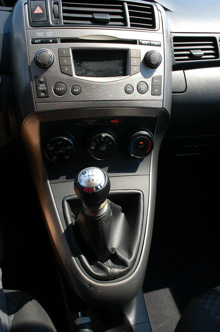 Toyota Verso - Zdjęcie 23
