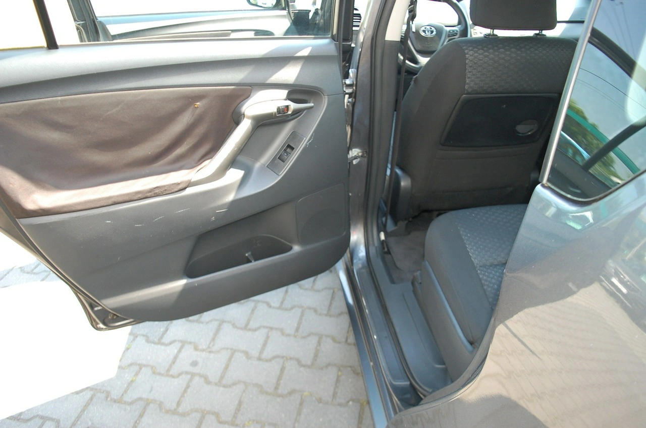 Toyota Verso - Zdjęcie 29