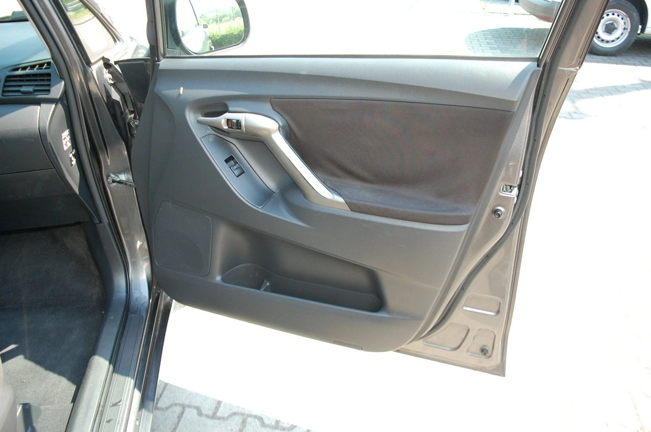 Toyota Verso - Zdjęcie 30