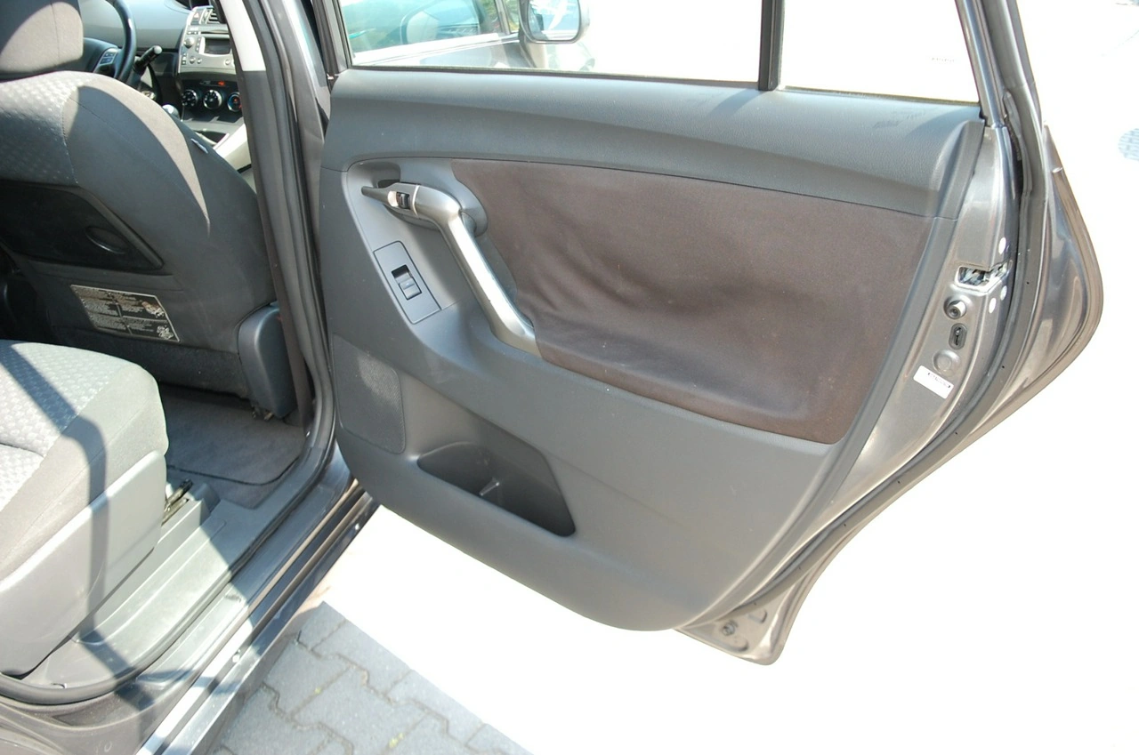 Toyota Verso - Zdjęcie 31