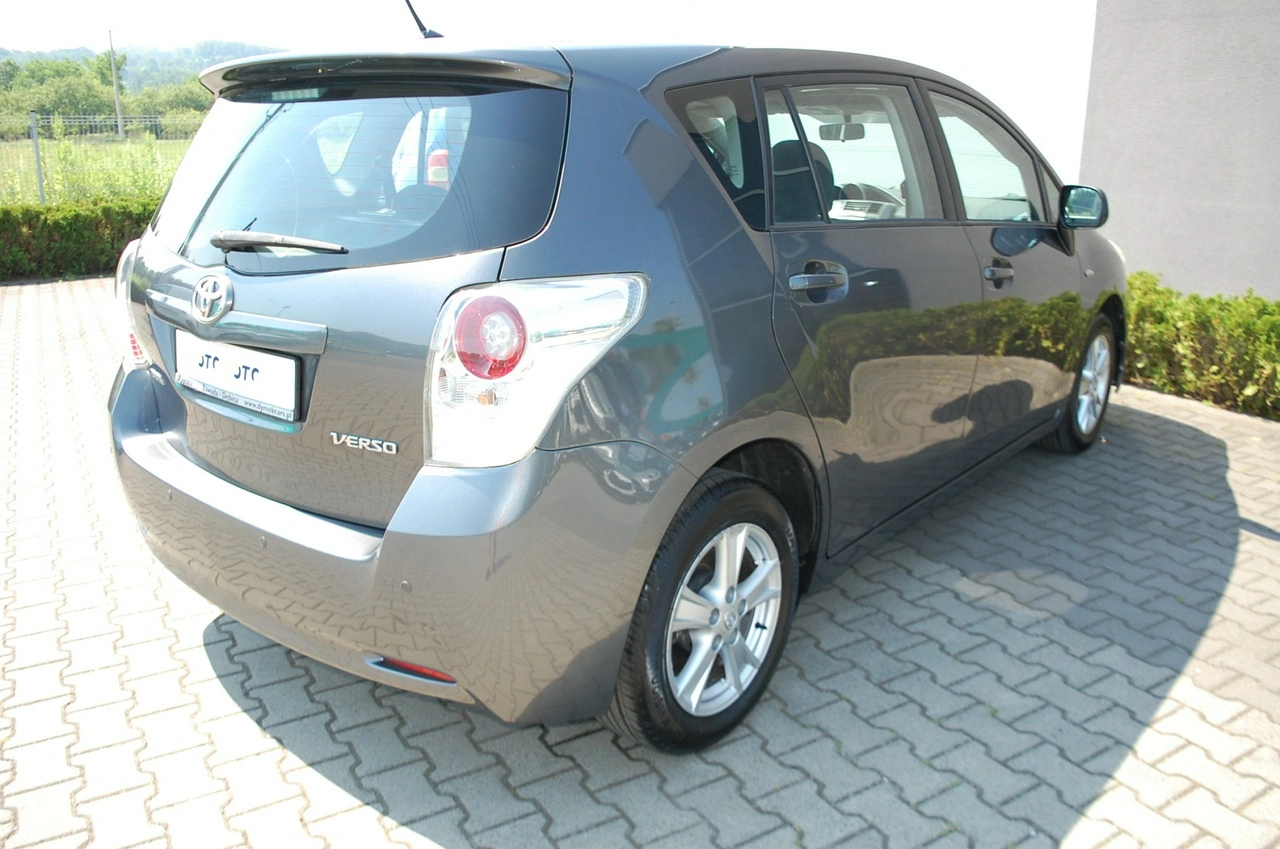 Toyota Verso - Zdjęcie 3