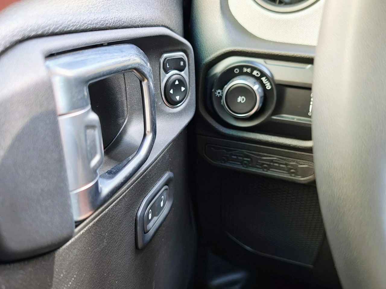 Jeep Wrangler - Zdjęcie 14