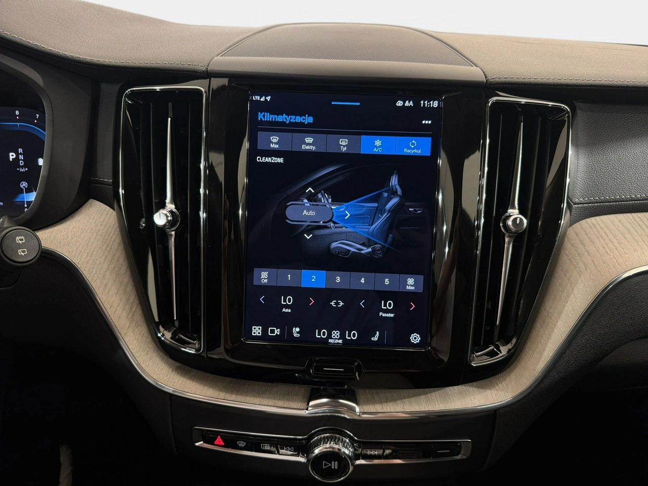 Volvo XC 60 - Zdjęcie 22