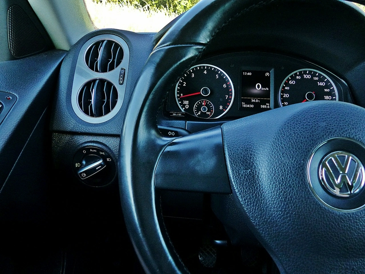 Volkswagen Tiguan - Zdjęcie 30