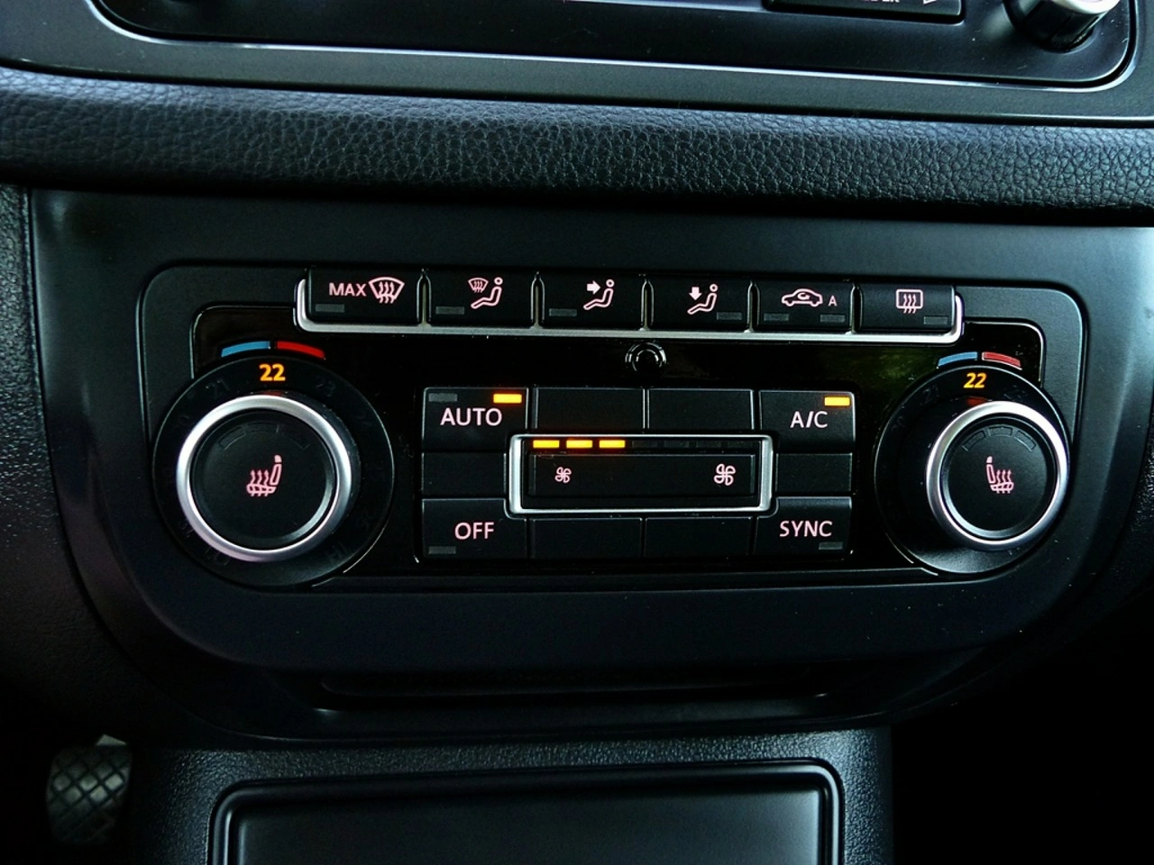 Volkswagen Tiguan - Zdjęcie 33