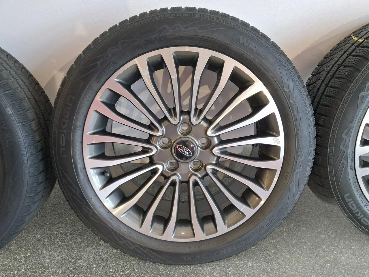 Ford Kuga - Zdjęcie 18