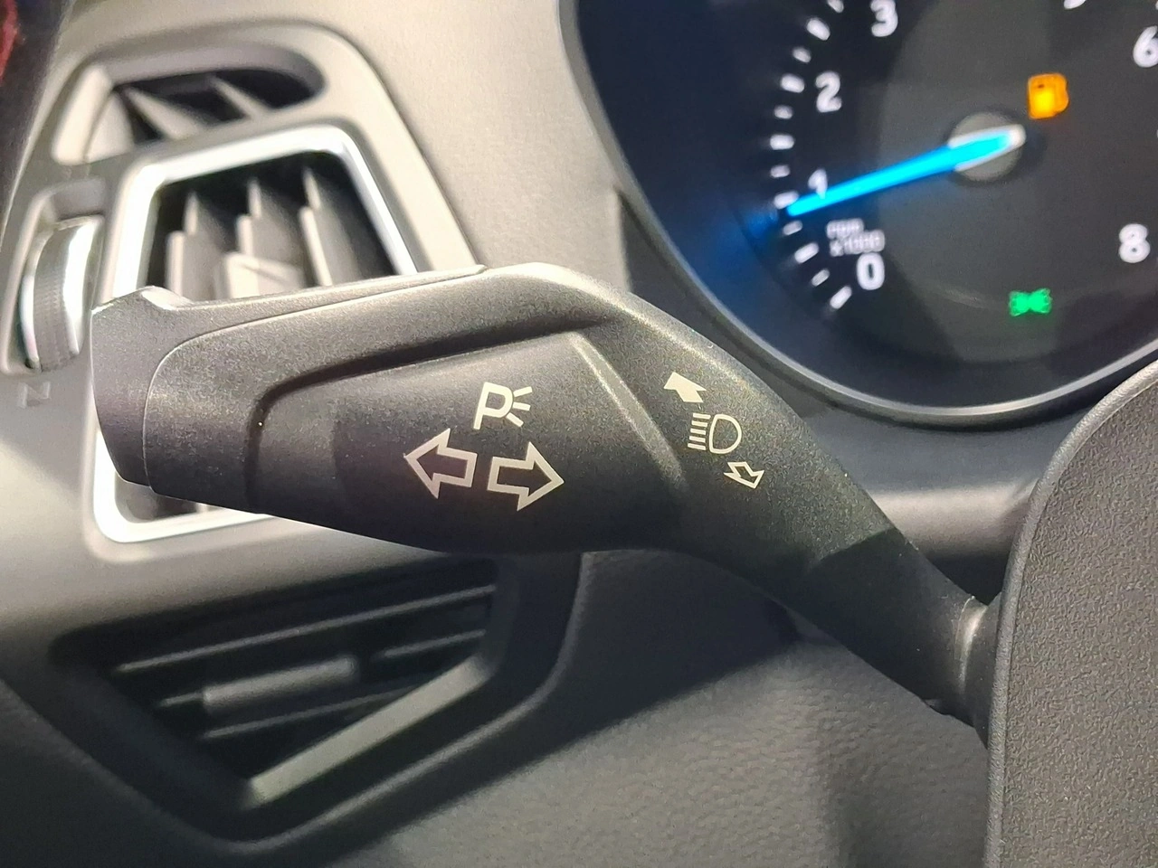 Ford Kuga - Zdjęcie 23