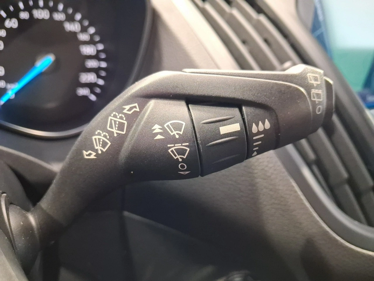 Ford Kuga - Zdjęcie 24