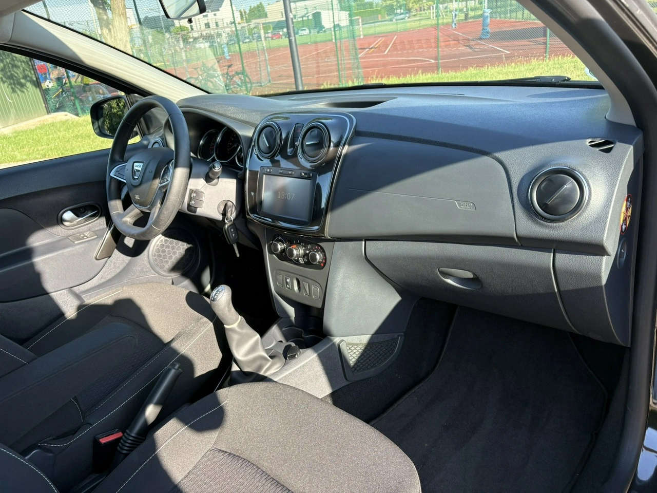 Dacia Sandero - Zdjęcie 11