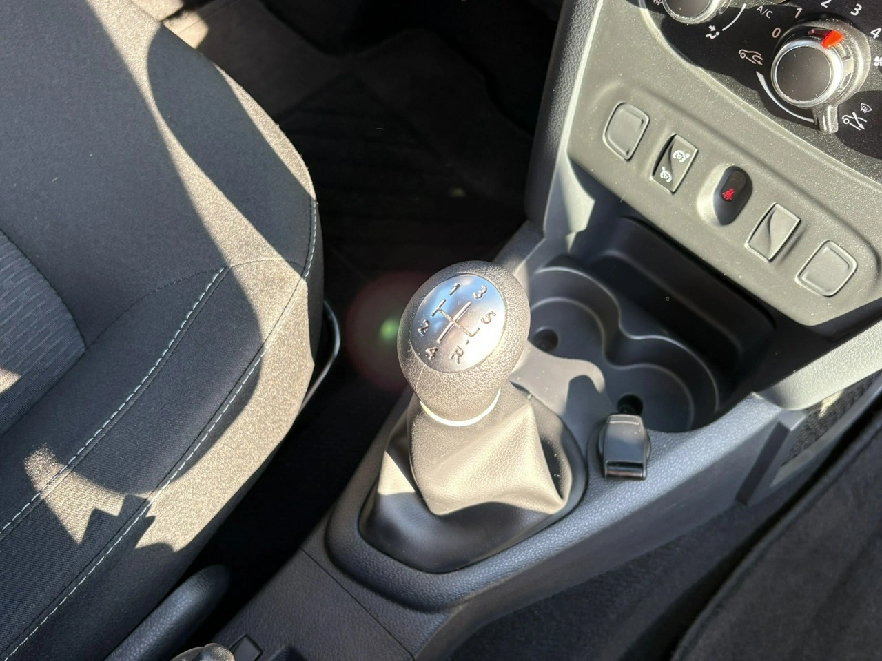 Dacia Sandero - Zdjęcie 15