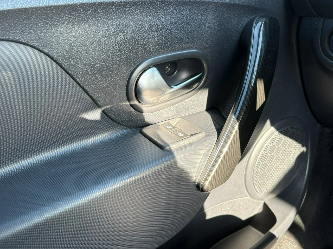 Dacia Sandero - Zdjęcie 16