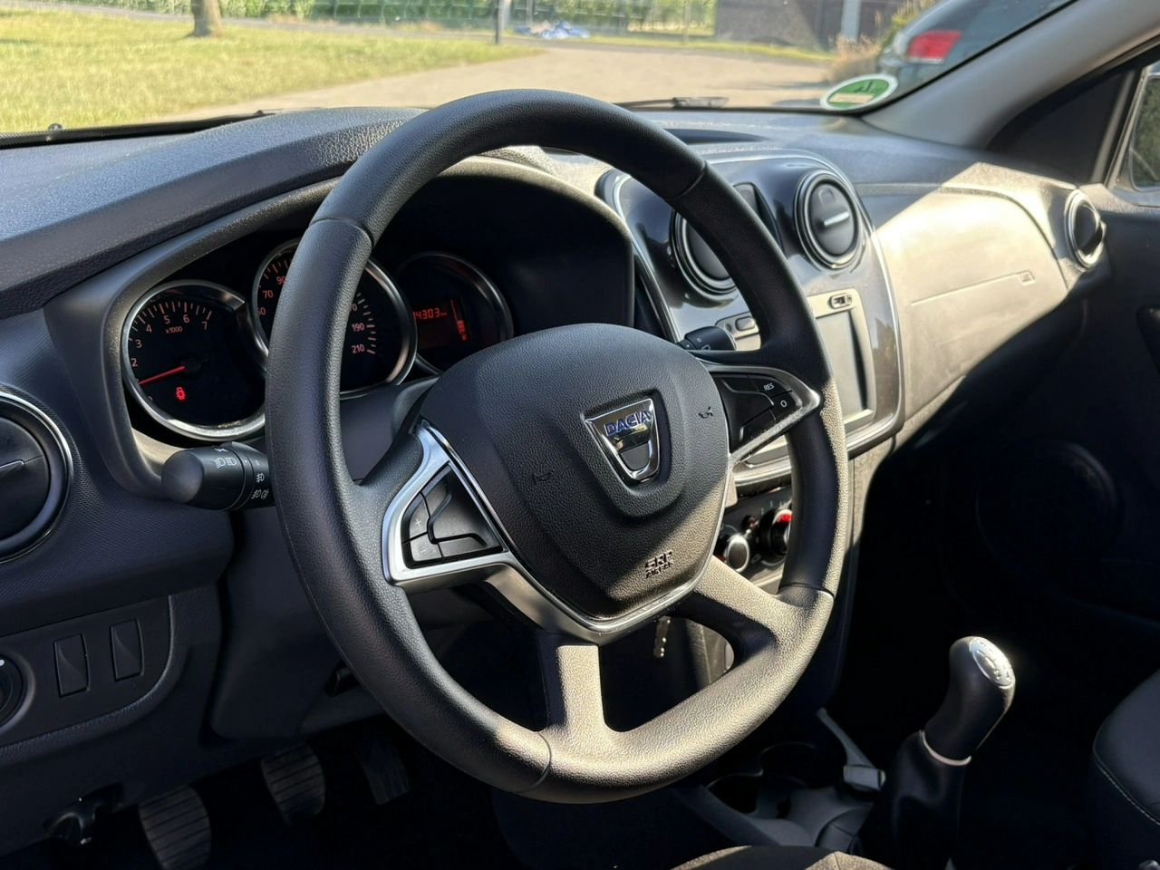 Dacia Sandero - Zdjęcie 17