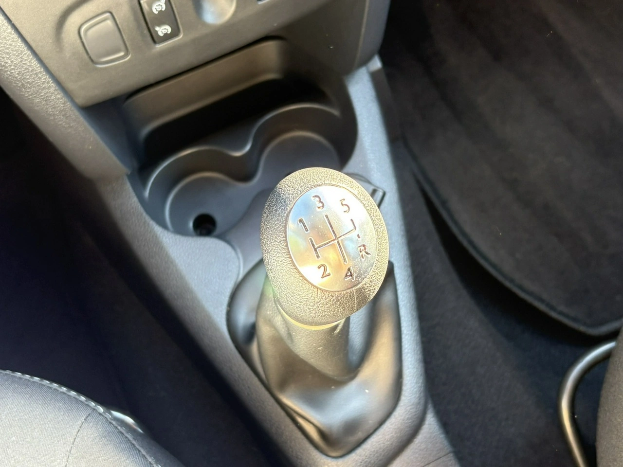 Dacia Sandero - Zdjęcie 22