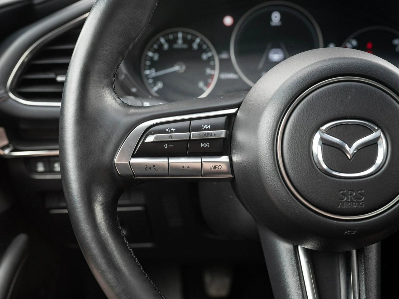 Mazda 3 - Zdjęcie 12