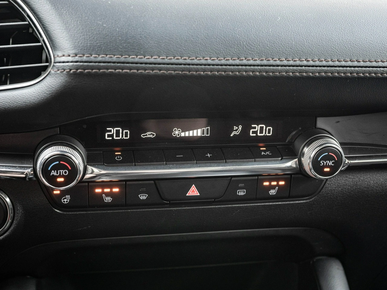 Mazda 3 - Zdjęcie 15