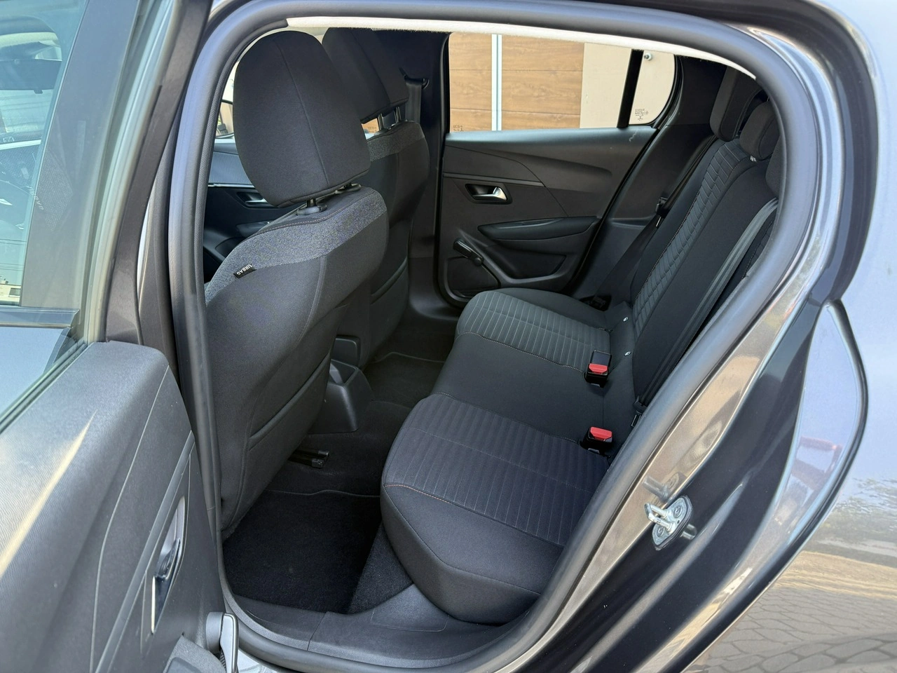 Peugeot 208 - Zdjęcie 23
