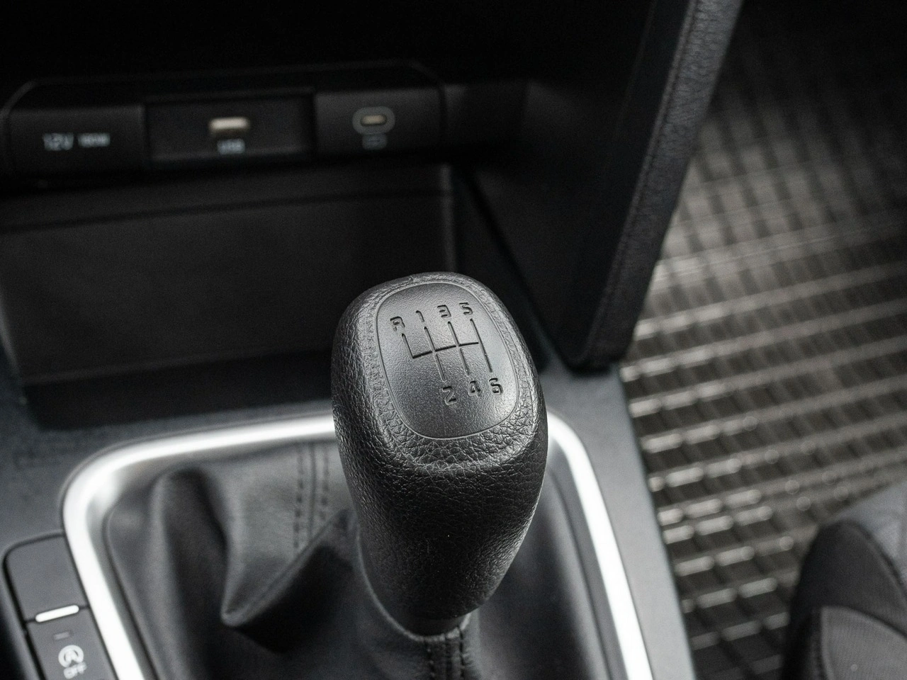 Kia Ceed - Zdjęcie 14