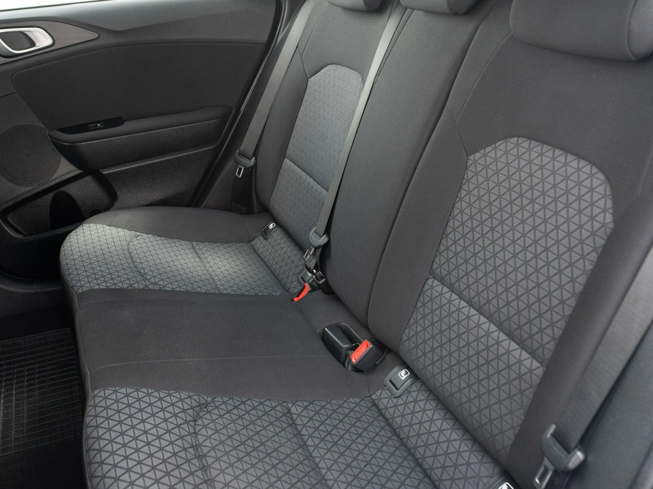 Kia Ceed - Zdjęcie 19