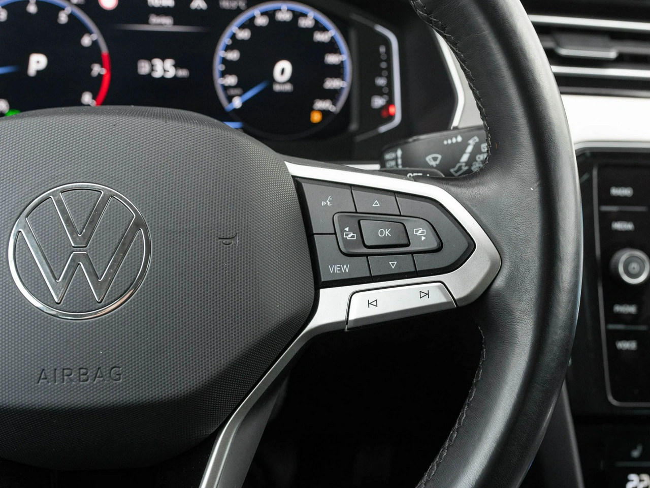 Volkswagen Passat - Zdjęcie 13