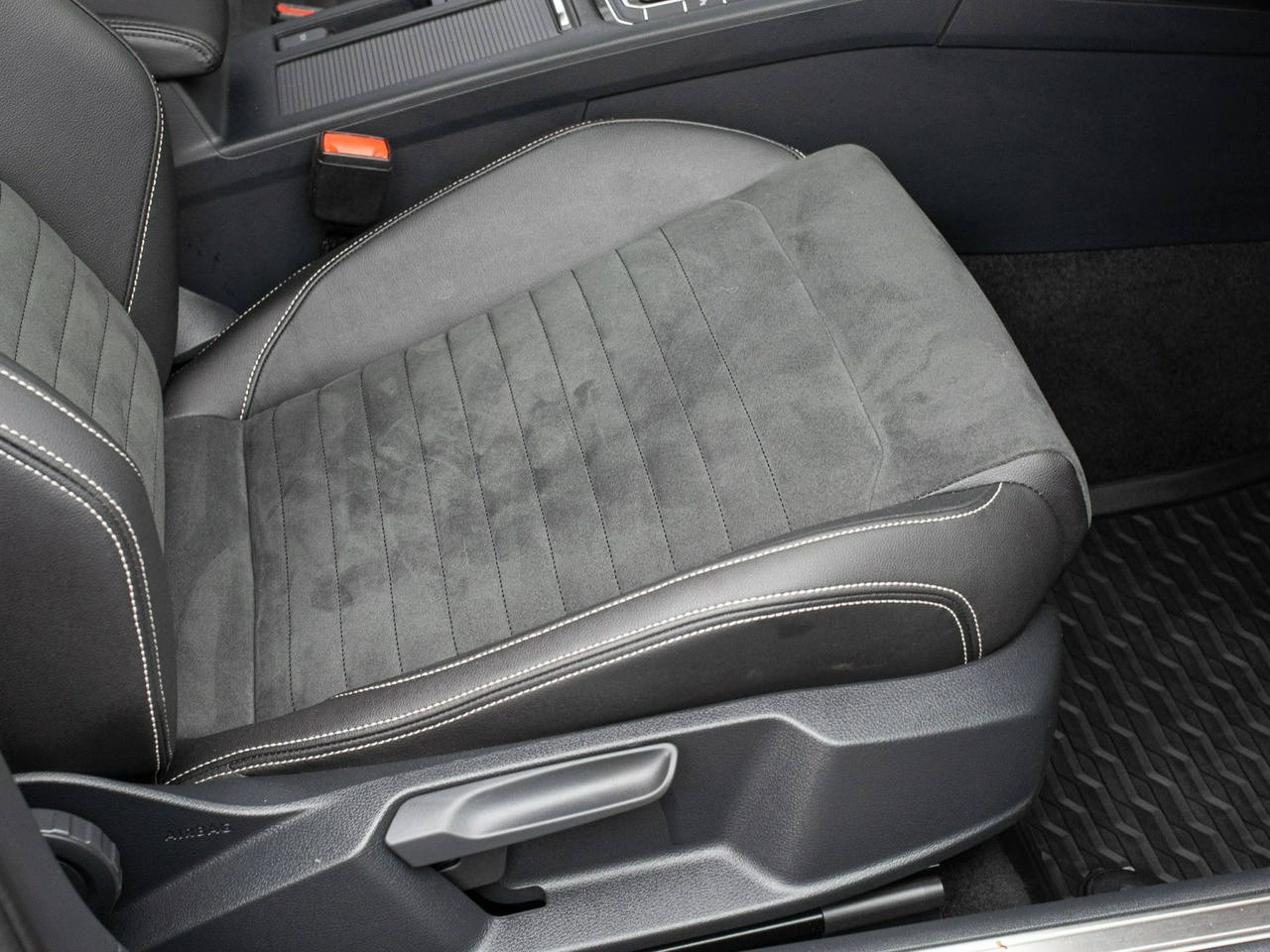 Volkswagen Passat - Zdjęcie 30