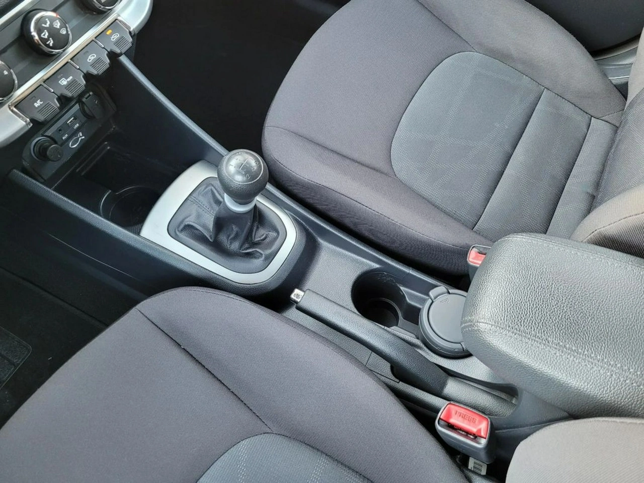 Kia Rio - Zdjęcie 17