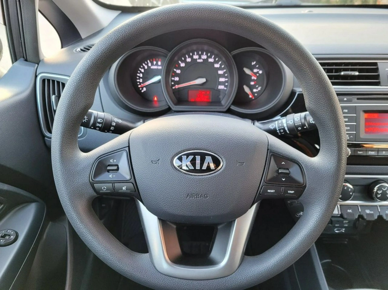 Kia Rio - Zdjęcie 18