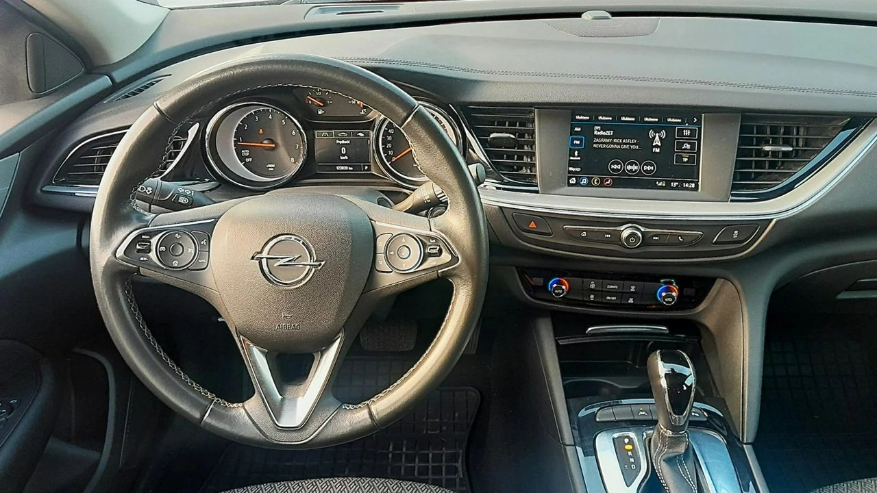 Opel Insignia - Zdjęcie 10