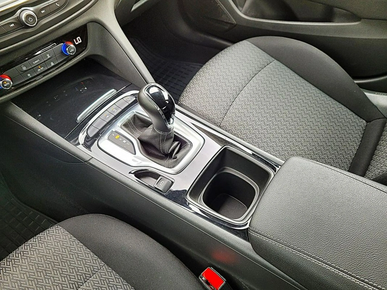 Opel Insignia - Zdjęcie 17