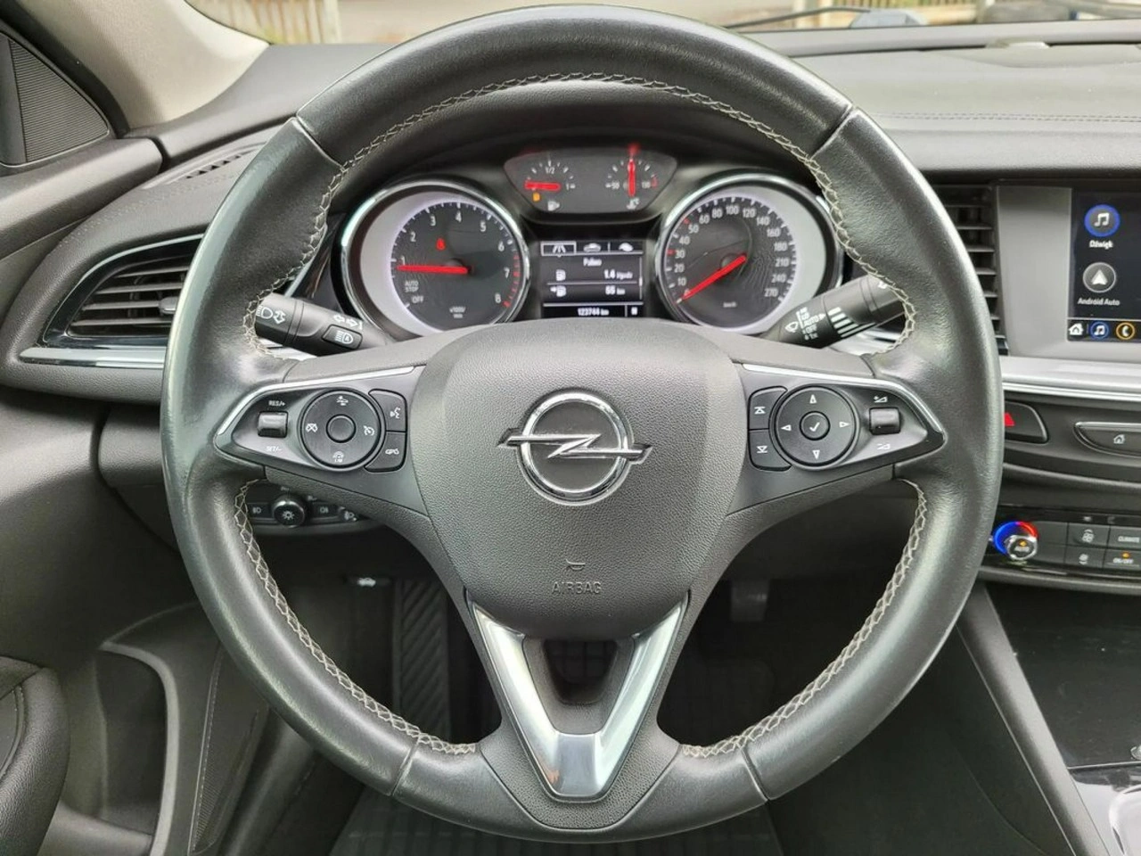 Opel Insignia - Zdjęcie 18