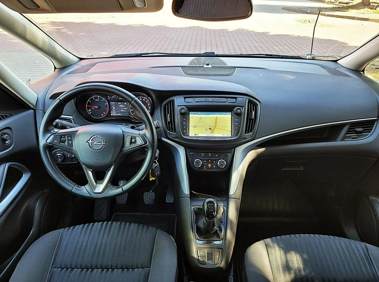 Opel Zafira - Zdjęcie 11