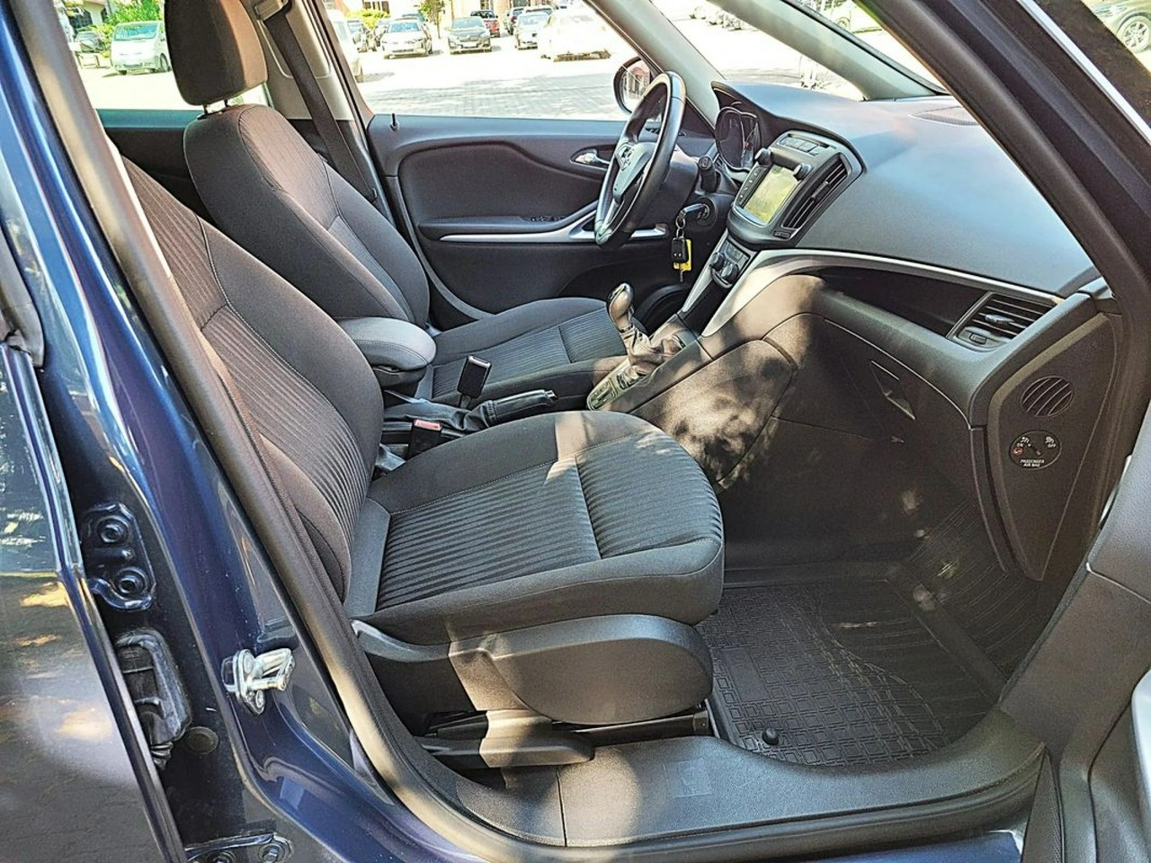Opel Zafira - Zdjęcie 17