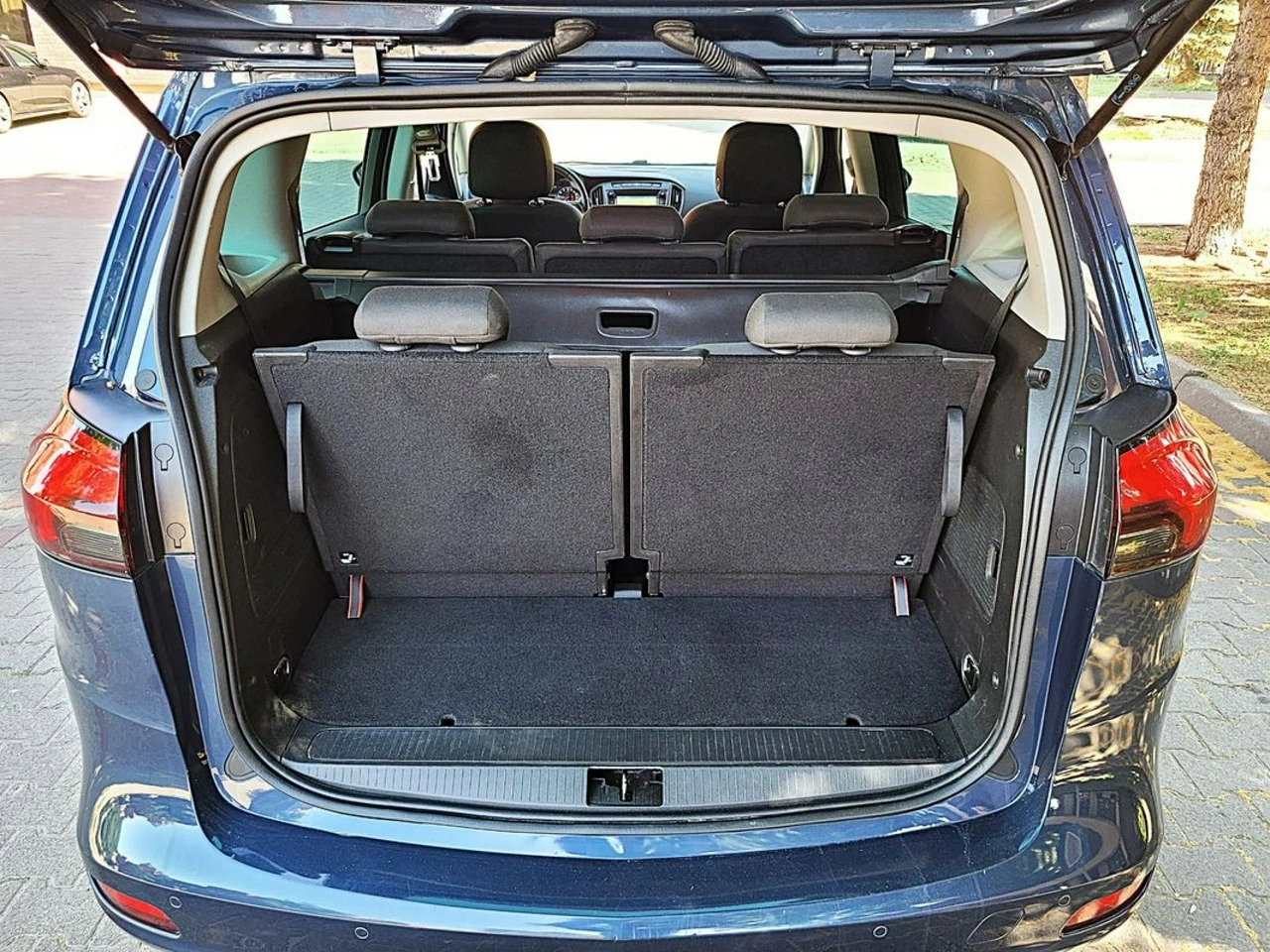 Opel Zafira - Zdjęcie 21