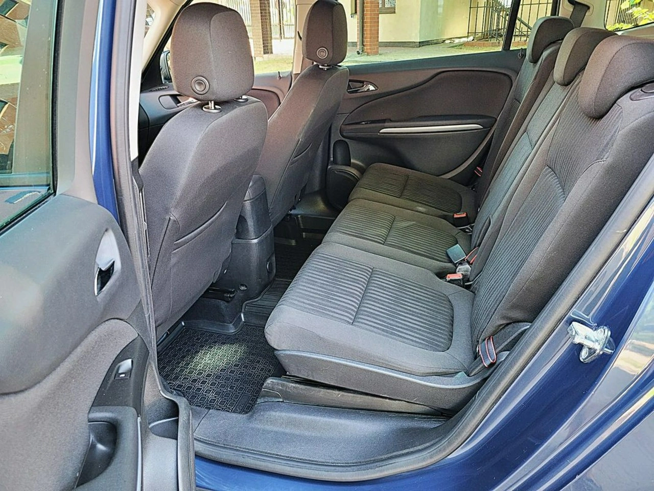 Opel Zafira - Zdjęcie 9