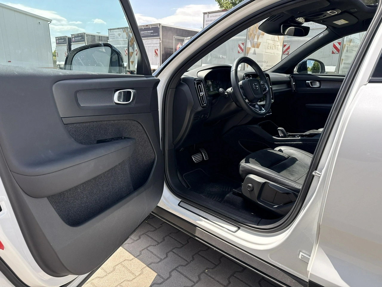 Volvo XC 40 - Zdjęcie 10