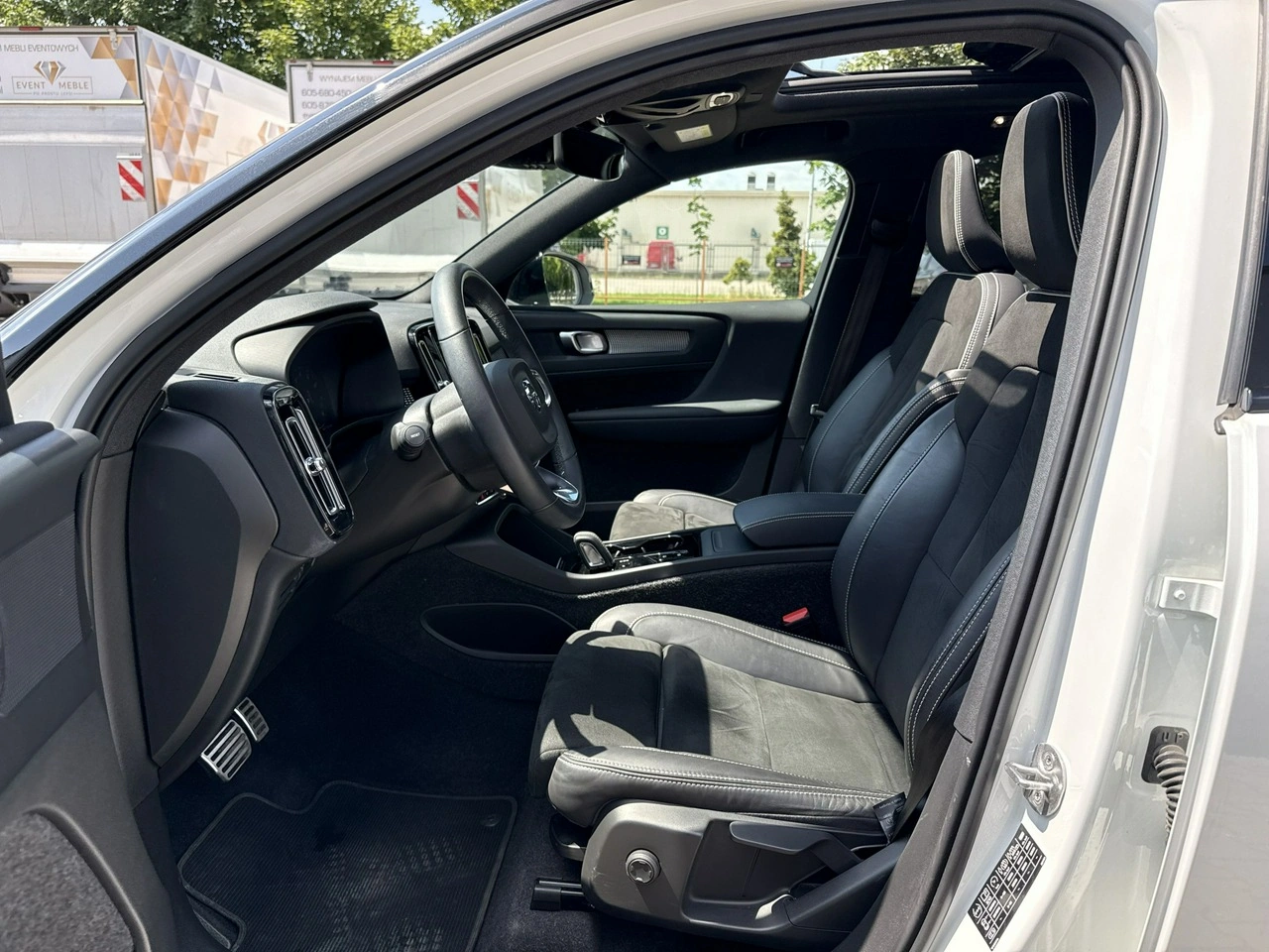 Volvo XC 40 - Zdjęcie 11