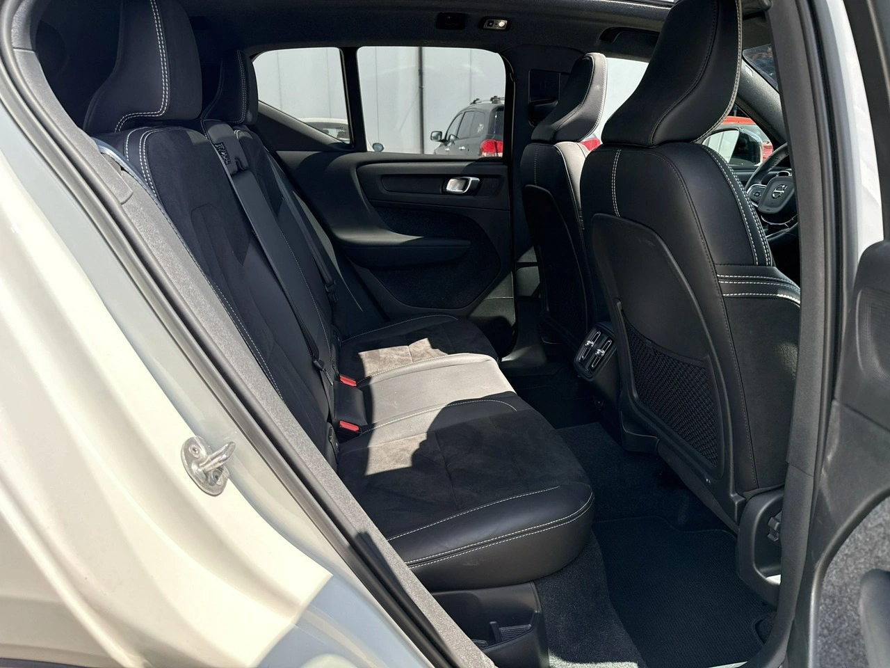 Volvo XC 40 - Zdjęcie 18