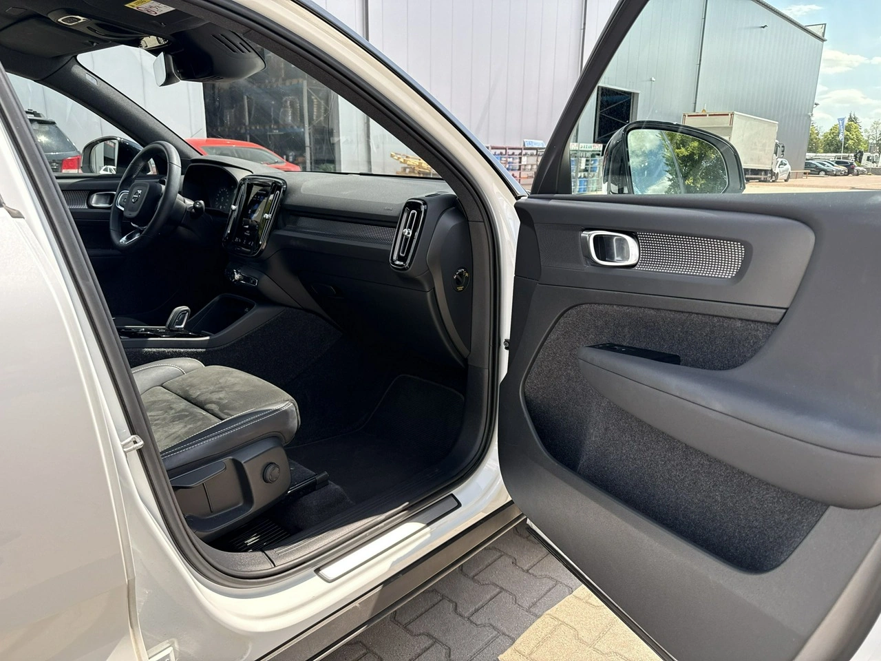 Volvo XC 40 - Zdjęcie 19