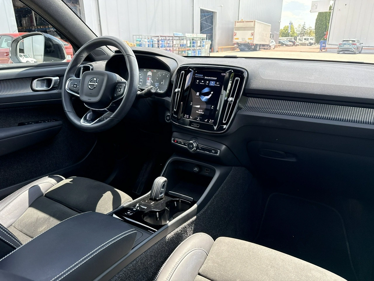 Volvo XC 40 - Zdjęcie 21