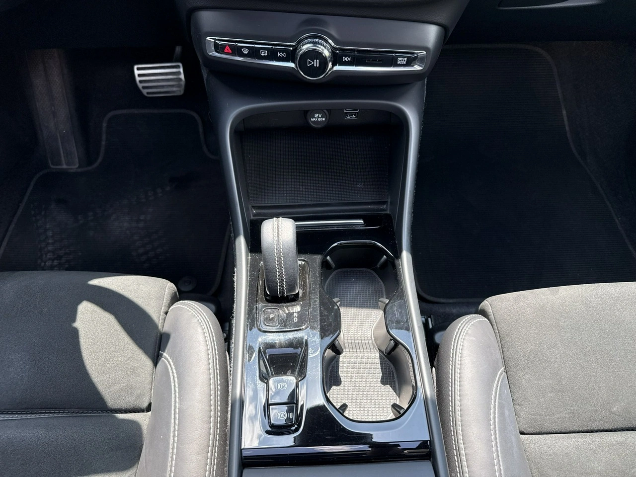 Volvo XC 40 - Zdjęcie 24