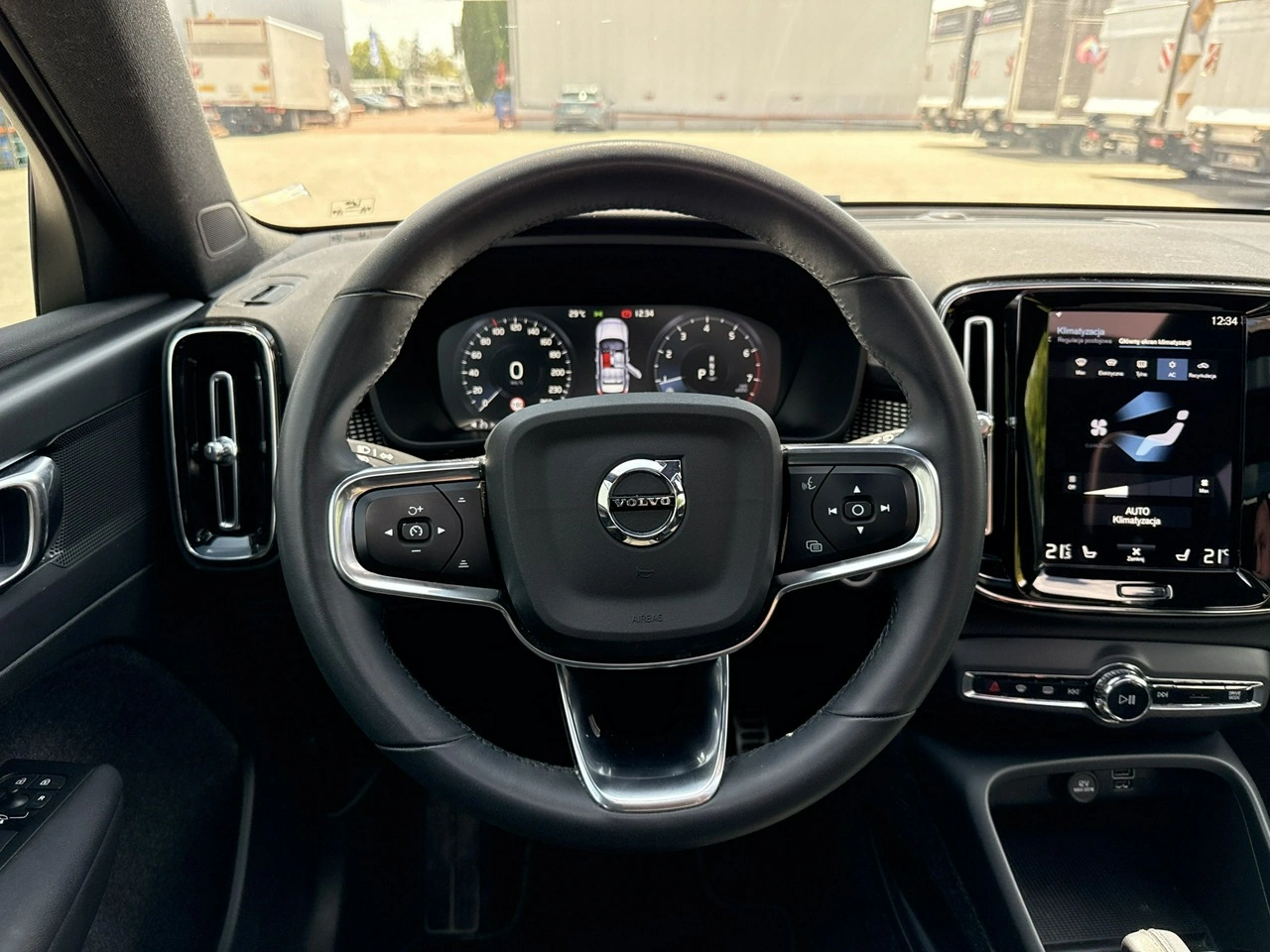Volvo XC 40 - Zdjęcie 25