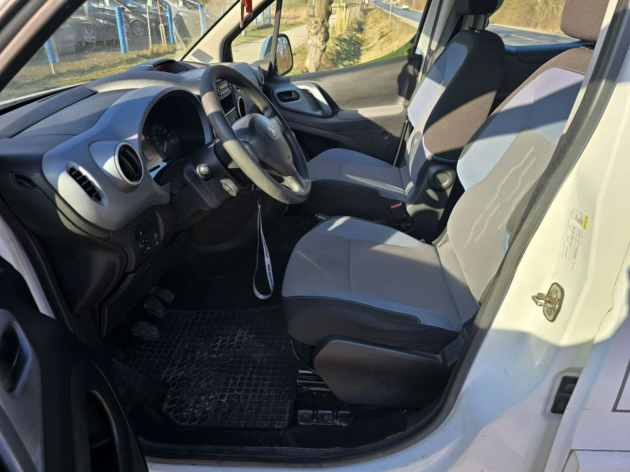 Peugeot Partner - Zdjęcie 13