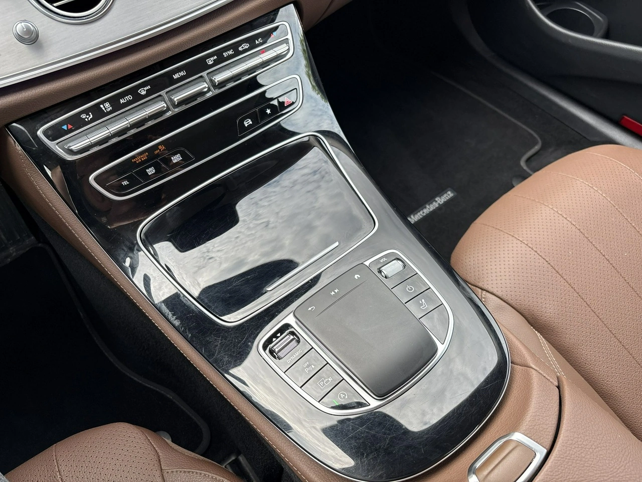 Mercedes E 220 - Zdjęcie 25