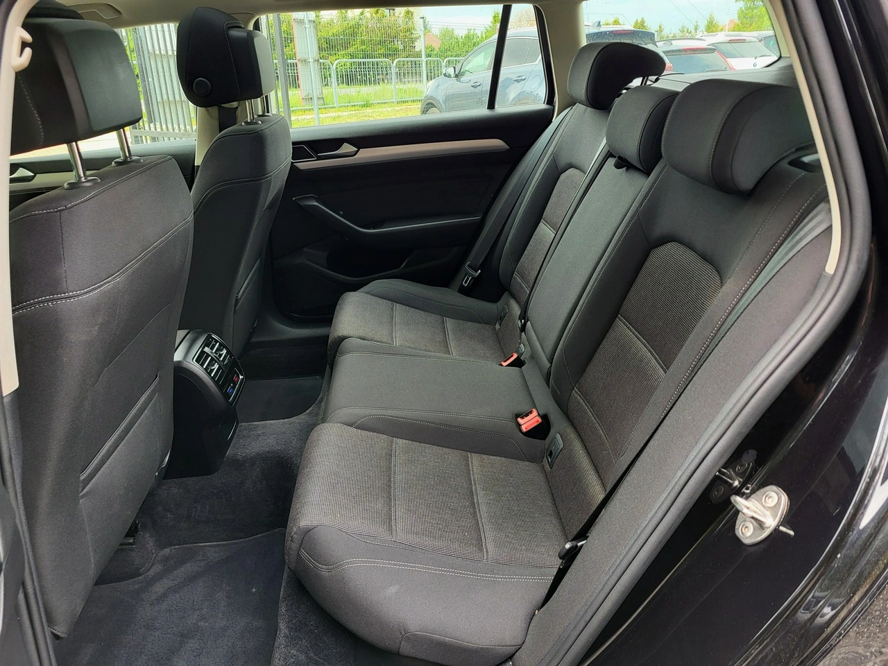 Volkswagen Passat - Zdjęcie 14