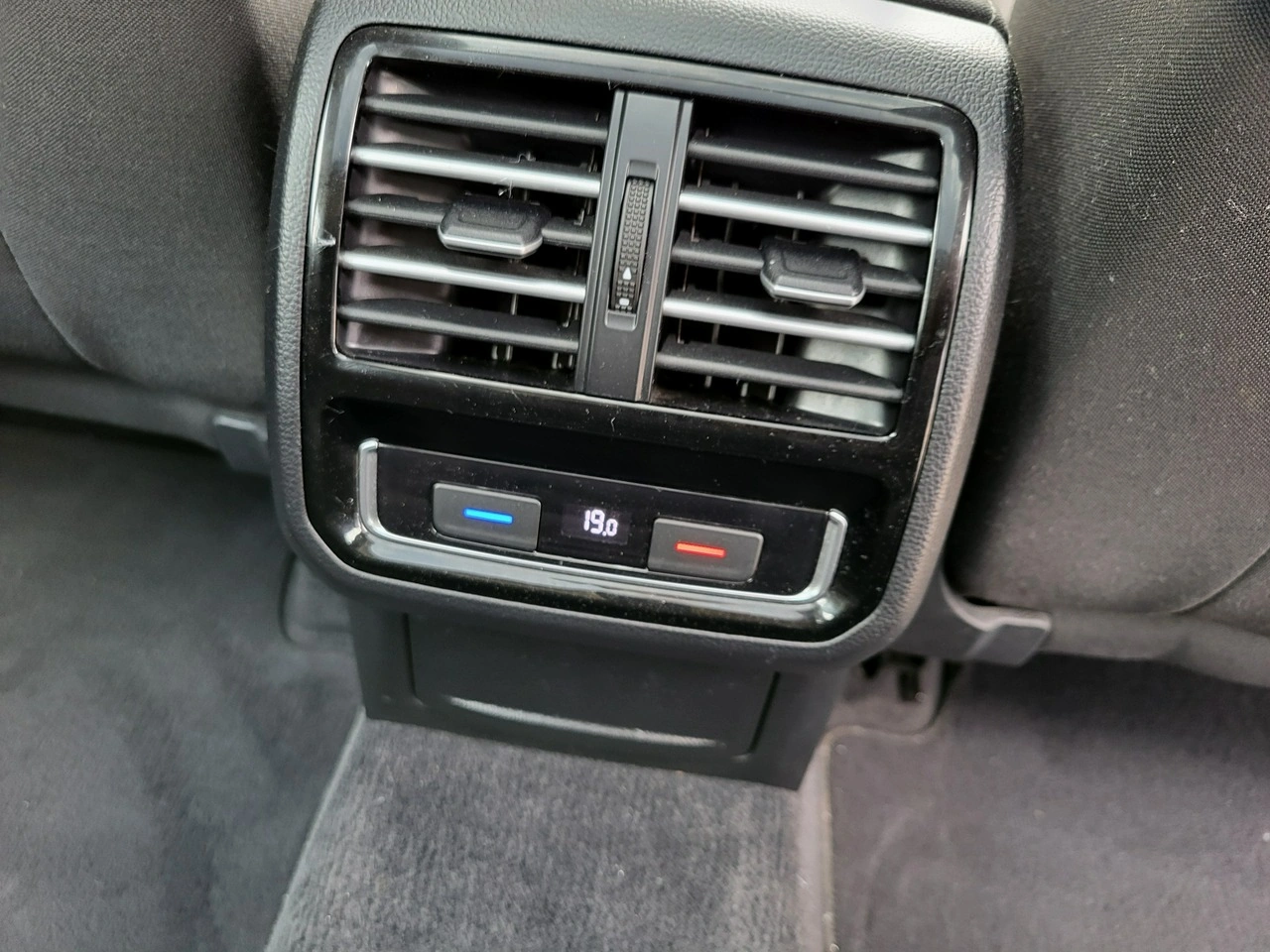 Volkswagen Passat - Zdjęcie 17