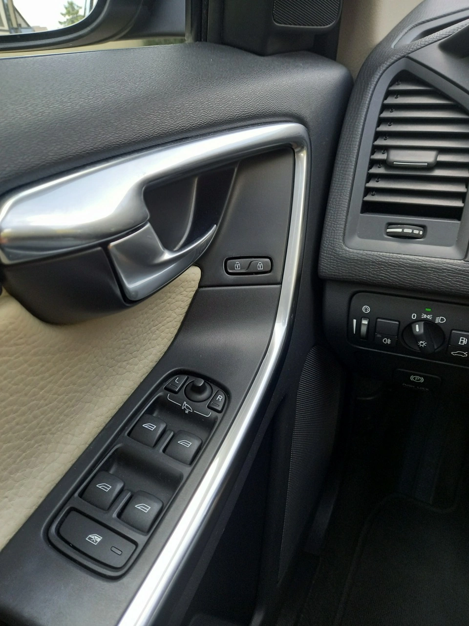 Volvo XC 60 - Zdjęcie 30