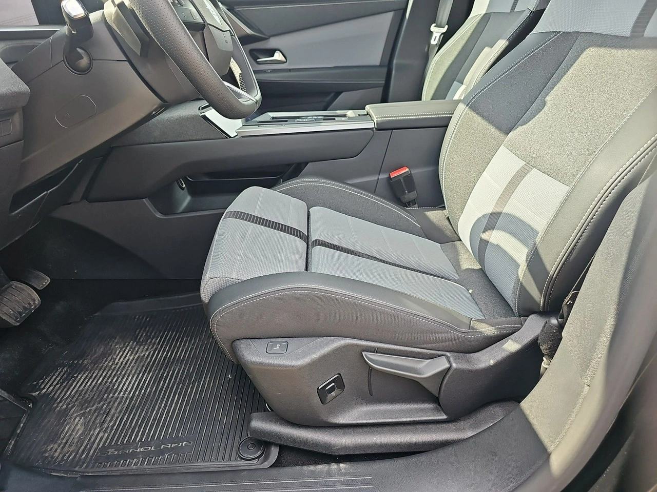 Opel Grandland - Zdjęcie 18