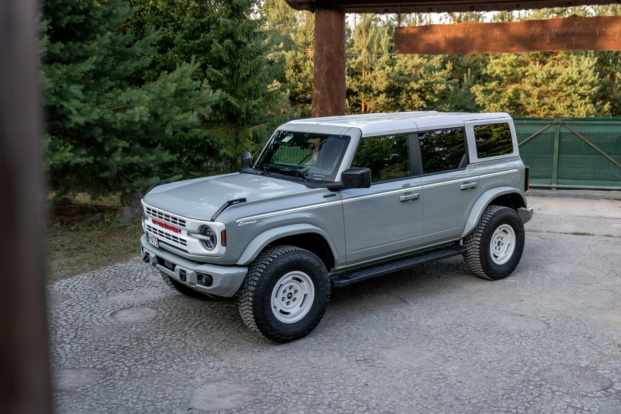 Ford Bronco - Zdjęcie 2